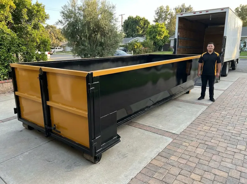 30-Yard Dumpster ("The Roofer") in Los Angeles, CA